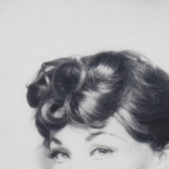 Portrait used for Hannah Sloan's Bergamot Station art tours